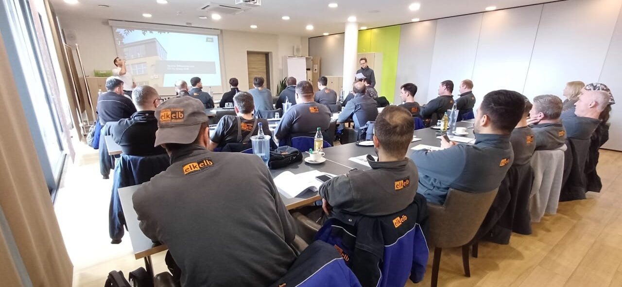 Qualität durch Wissen: Unser gesamtes Team auf Schulungskurs